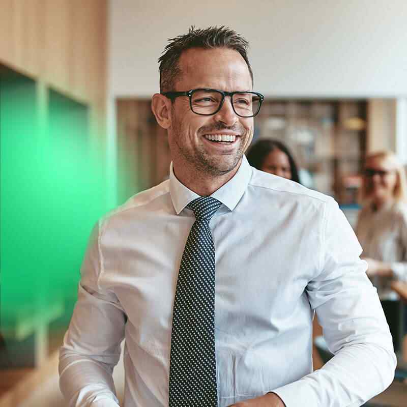 https://atomic-fx.com/wp-content/uploads/2021/06/img-team-4.jpg